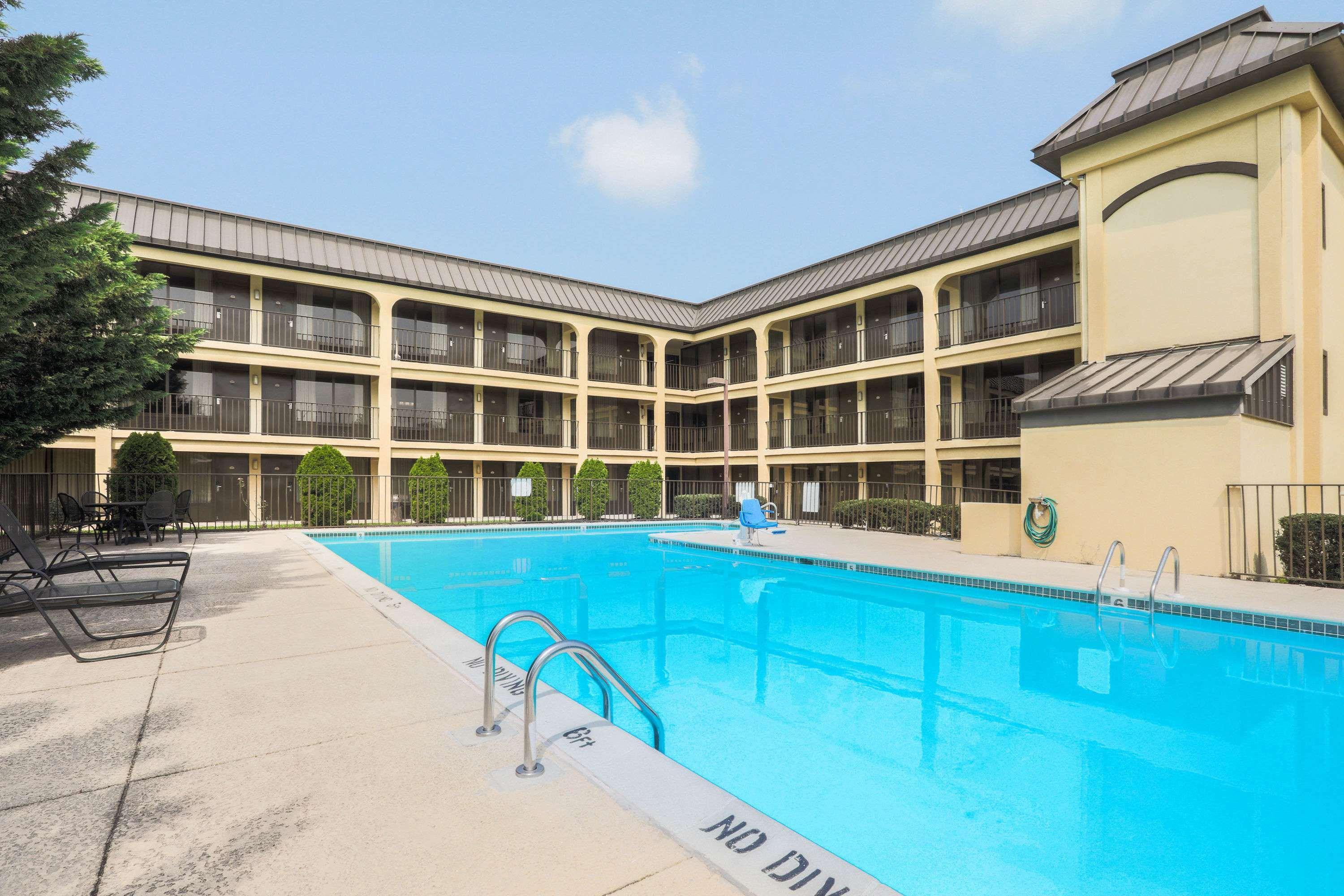Days Inn By Wyndham Newark Wilmington Eksteriør bilde