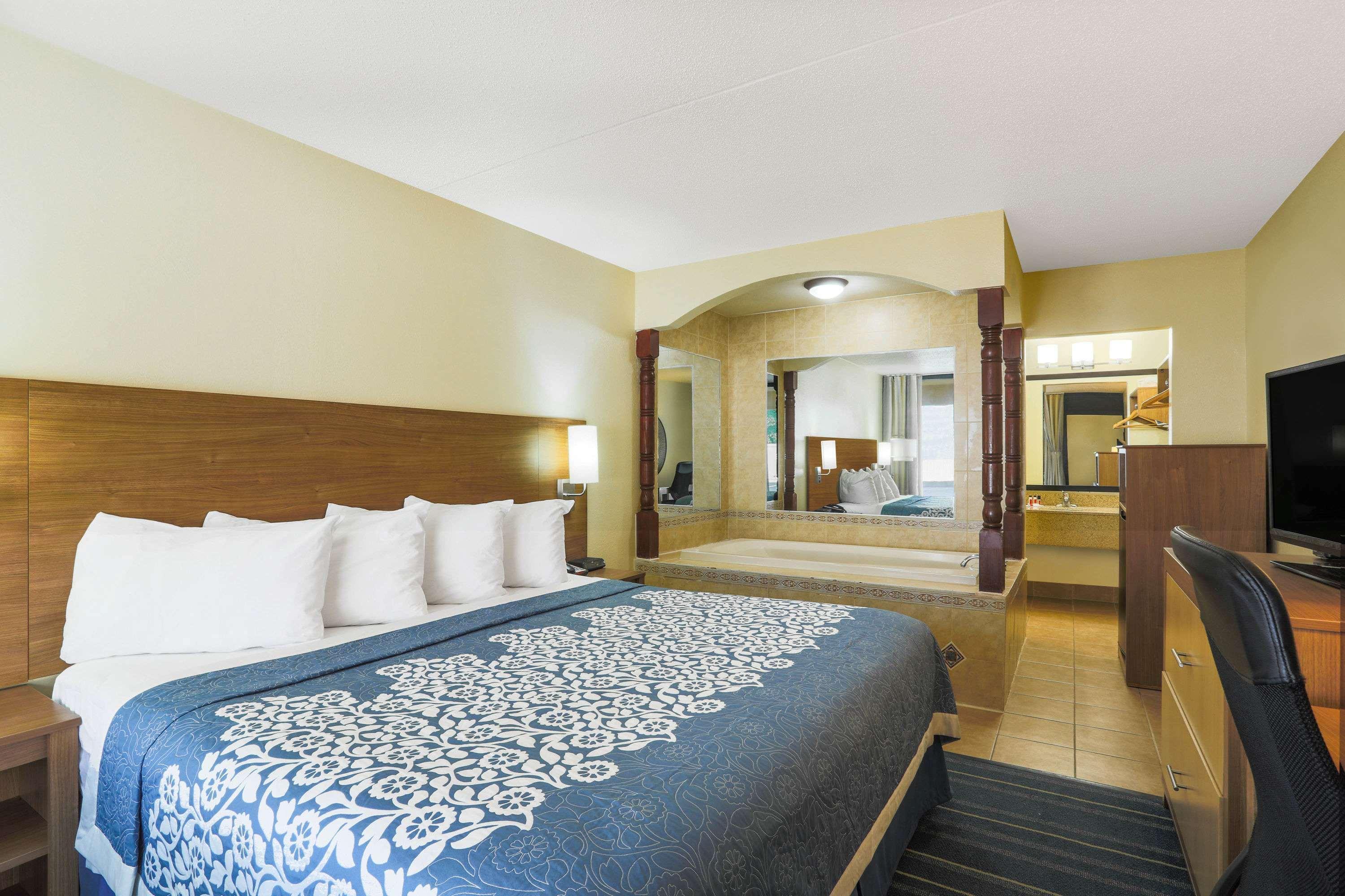 Days Inn By Wyndham Newark Wilmington Eksteriør bilde