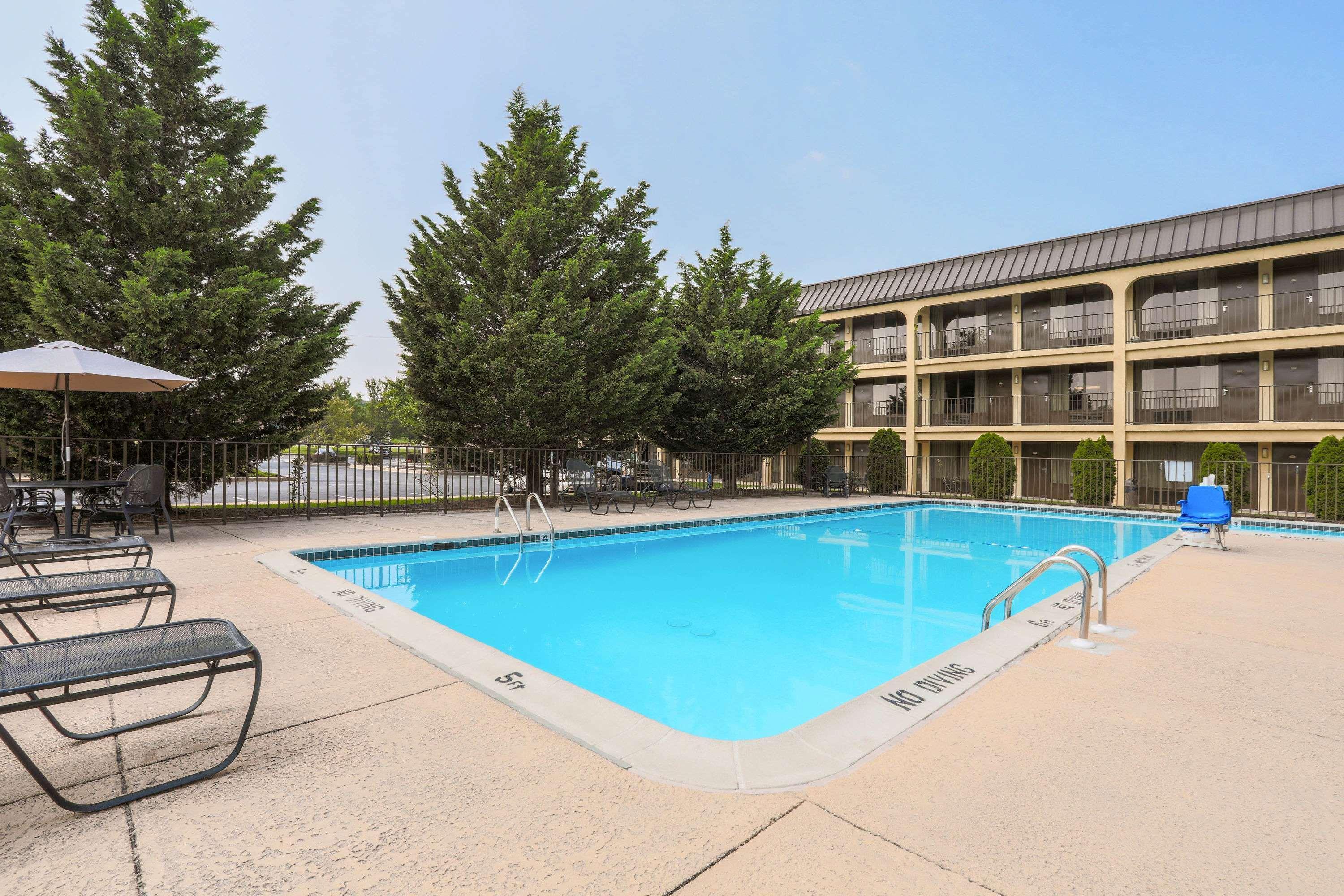 Days Inn By Wyndham Newark Wilmington Eksteriør bilde