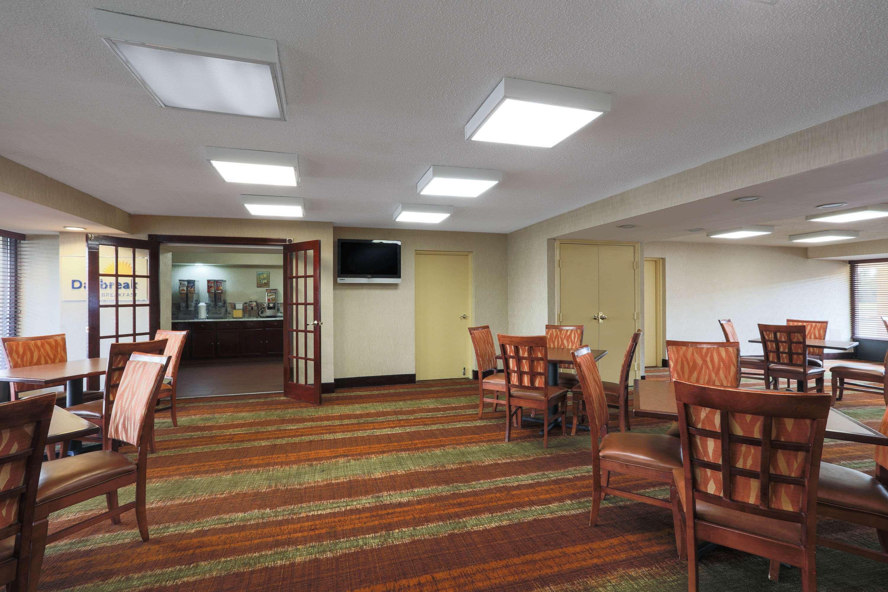 Days Inn By Wyndham Newark Wilmington Eksteriør bilde