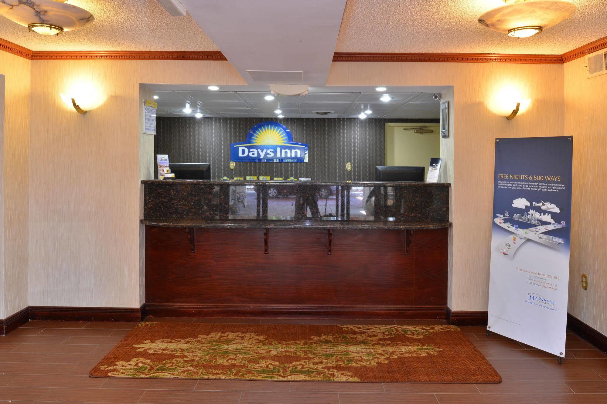 Days Inn By Wyndham Newark Wilmington Eksteriør bilde