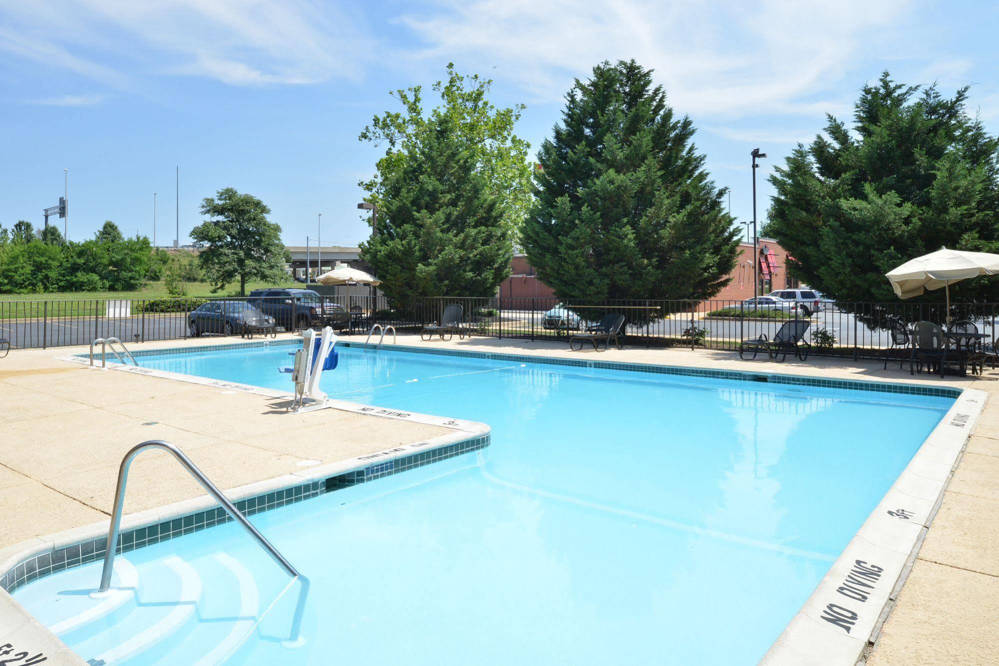 Days Inn By Wyndham Newark Wilmington Eksteriør bilde