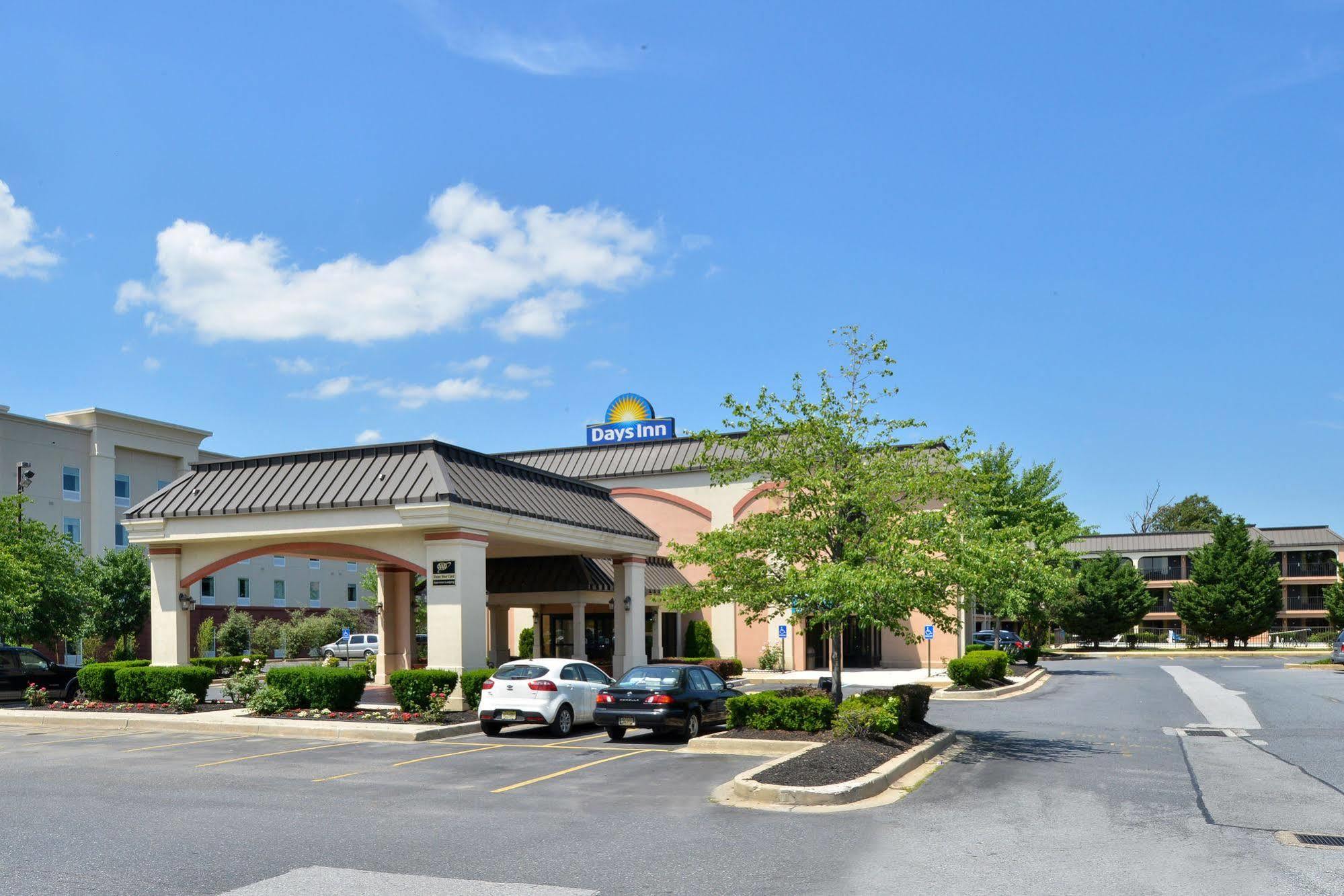 Days Inn By Wyndham Newark Wilmington Eksteriør bilde