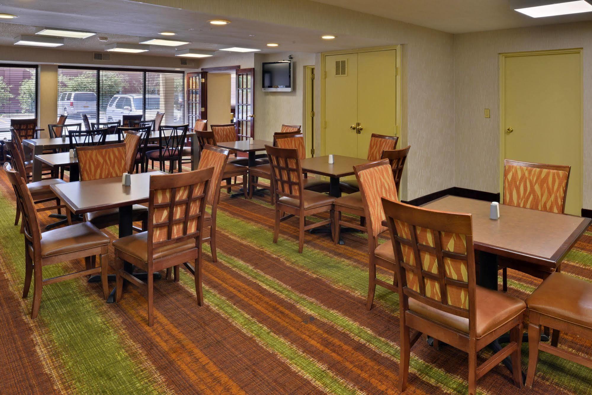 Days Inn By Wyndham Newark Wilmington Eksteriør bilde