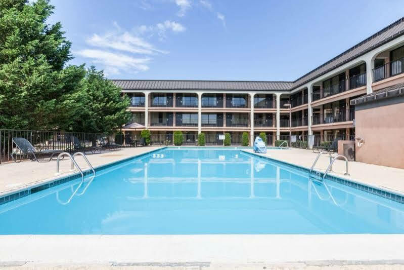 Days Inn By Wyndham Newark Wilmington Eksteriør bilde